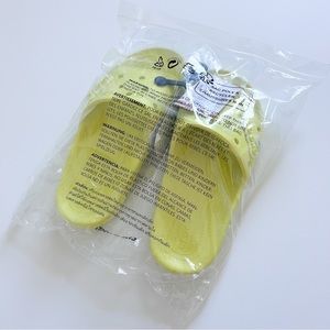 New Crocs Slides Yellow Sz 6 Men 8 Women